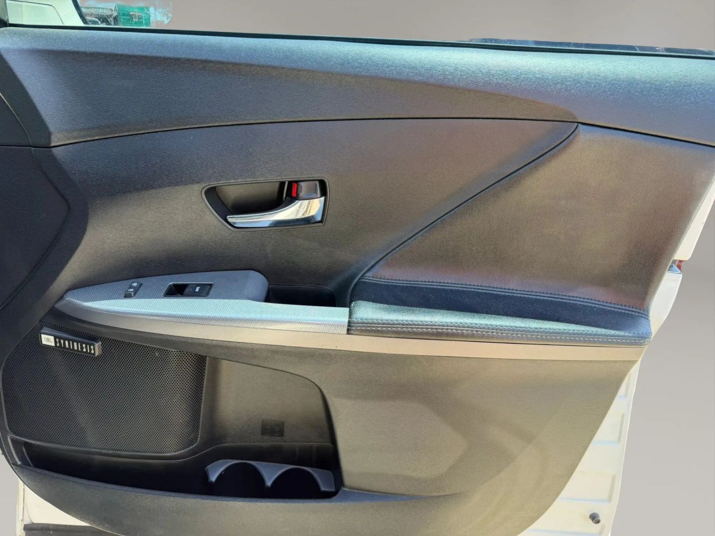 Photo 15 of this Toyota Venza