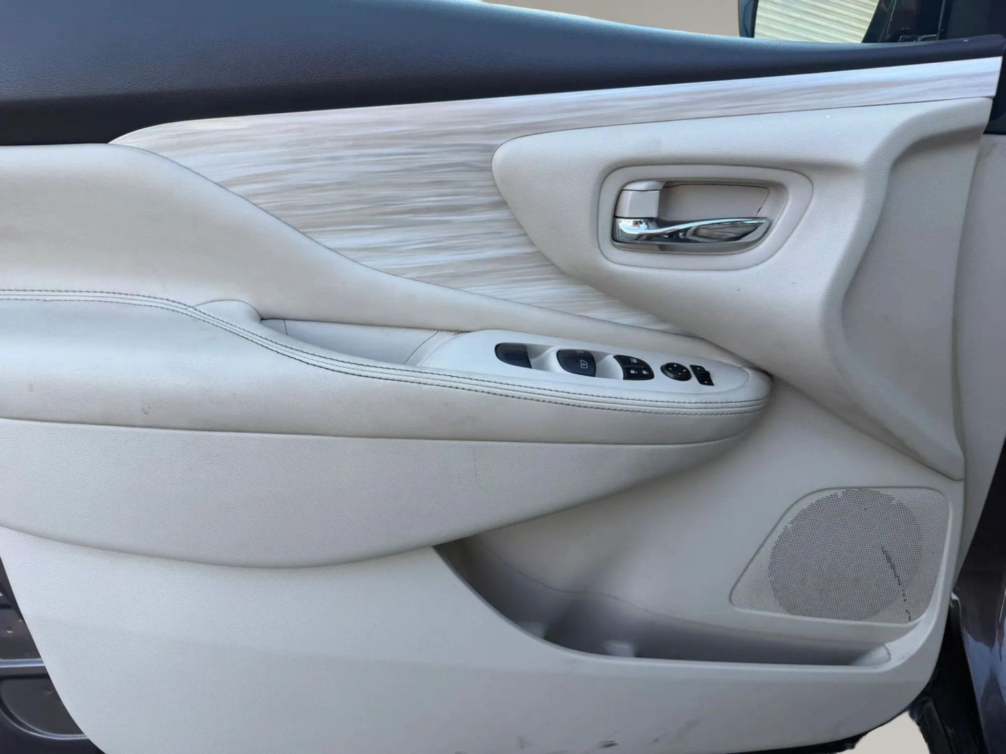 Photo 9 of this Nissan Murano