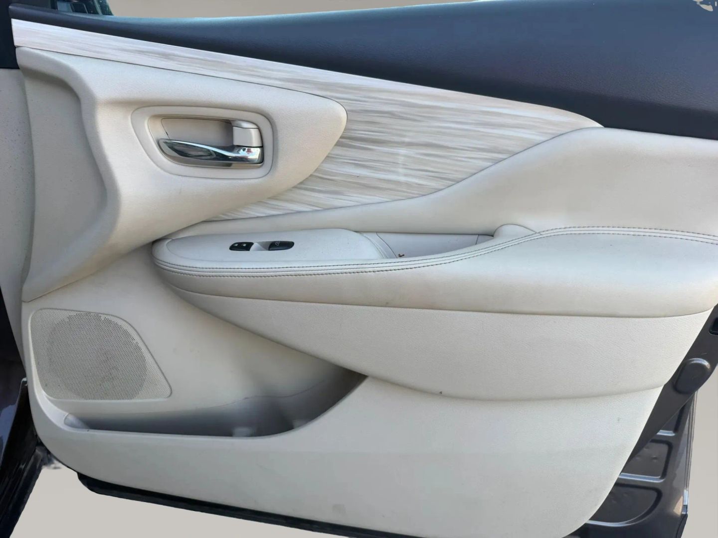 Photo 15 of this Nissan Murano