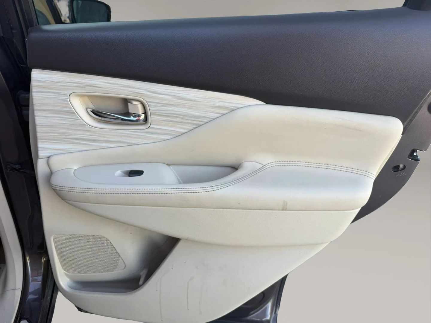 Photo 17 of this Nissan Murano