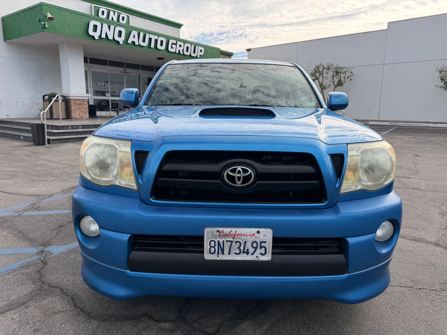 Photo 2 of this Toyota Tacoma
