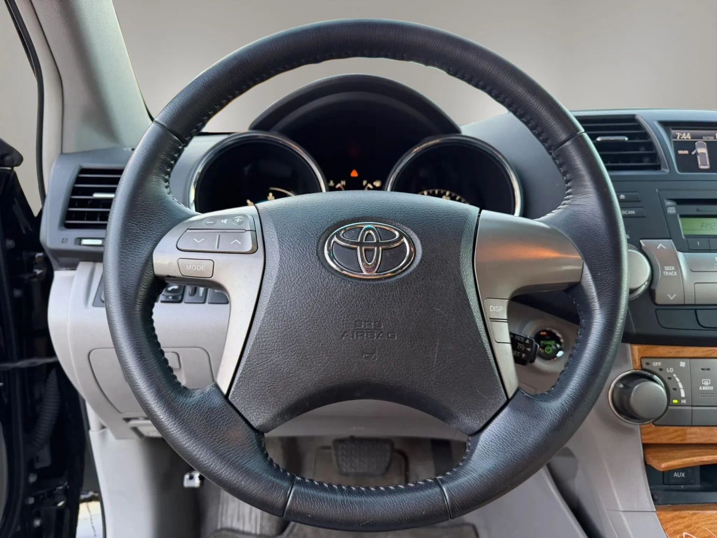 Photo 19 of this Toyota Highlander Hybrid