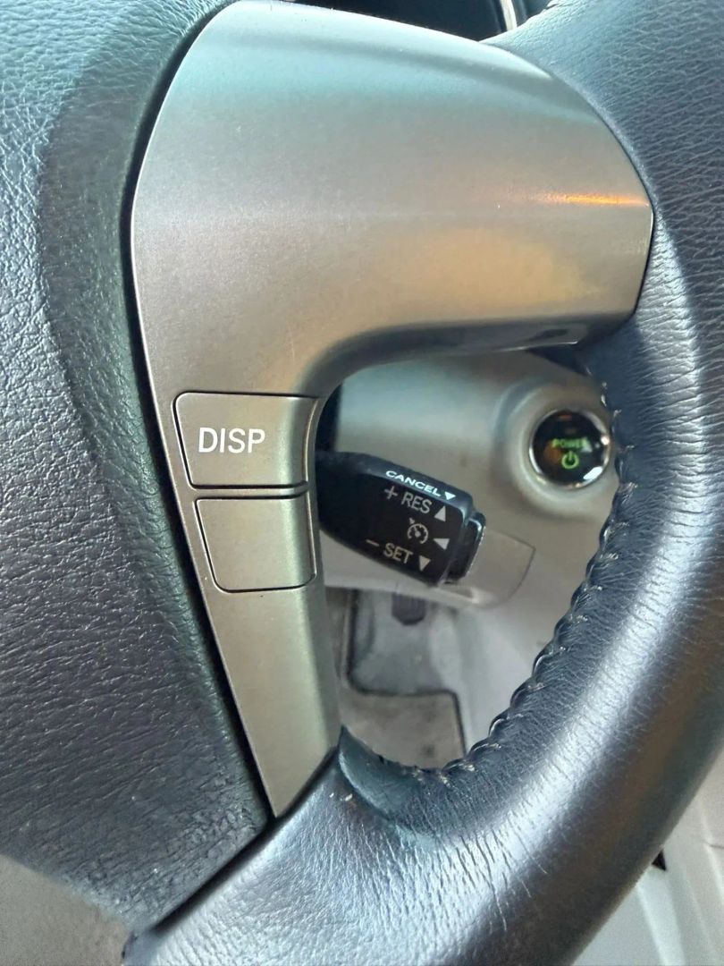 Photo 21 of this Toyota Highlander Hybrid