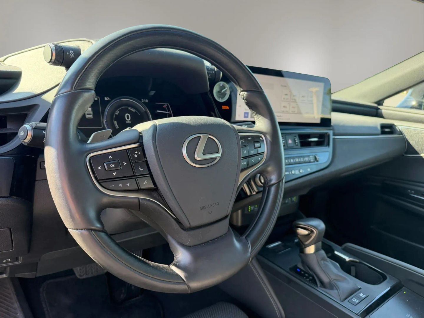 Photo 11 of this Lexus ES 300h