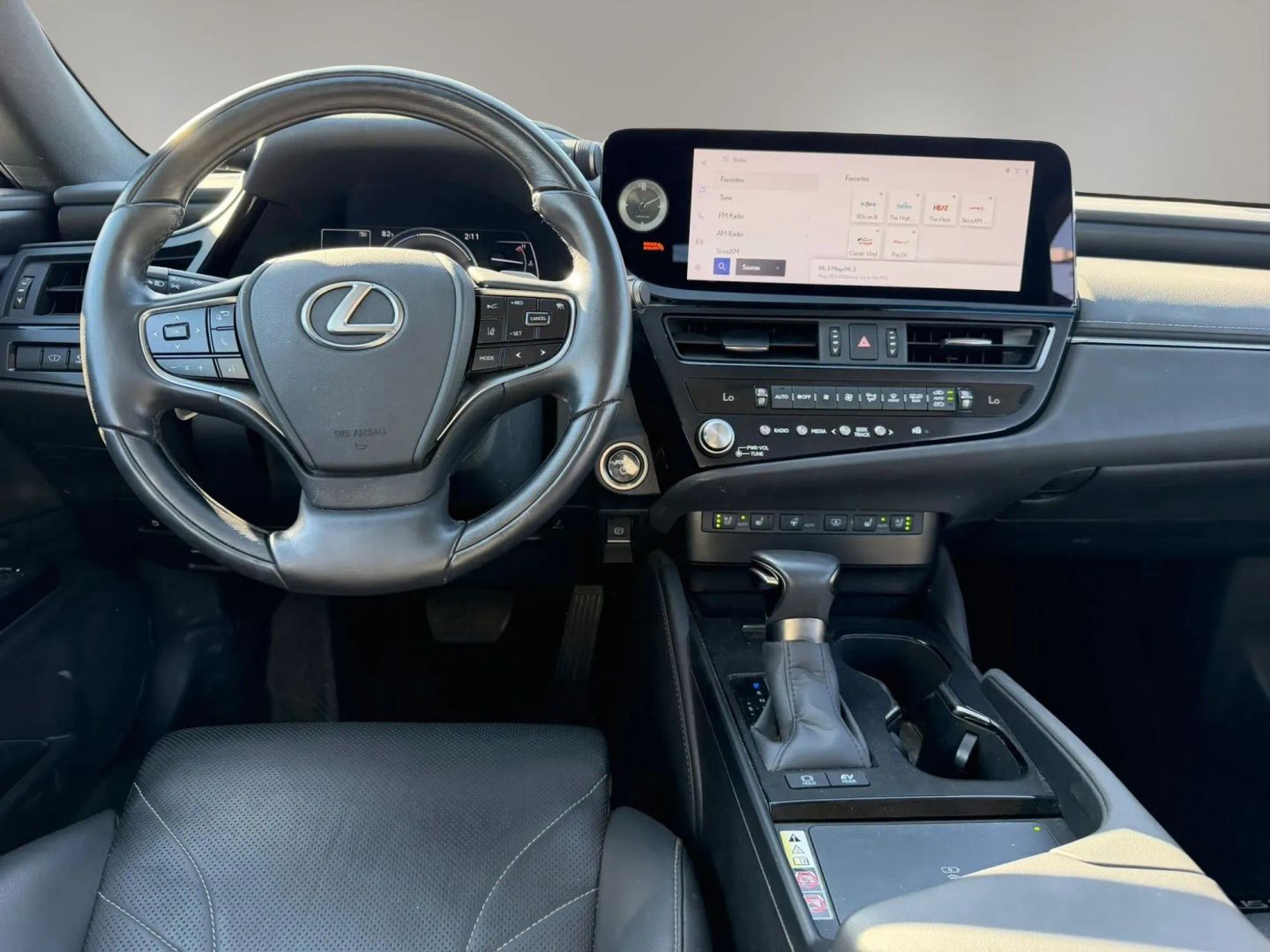 Photo 21 of this Lexus ES 300h