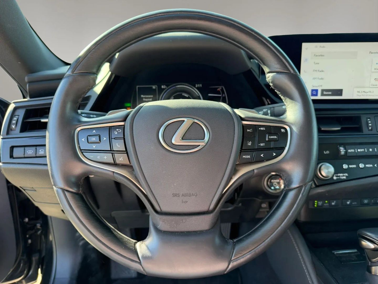 Photo 22 of this Lexus ES 300h