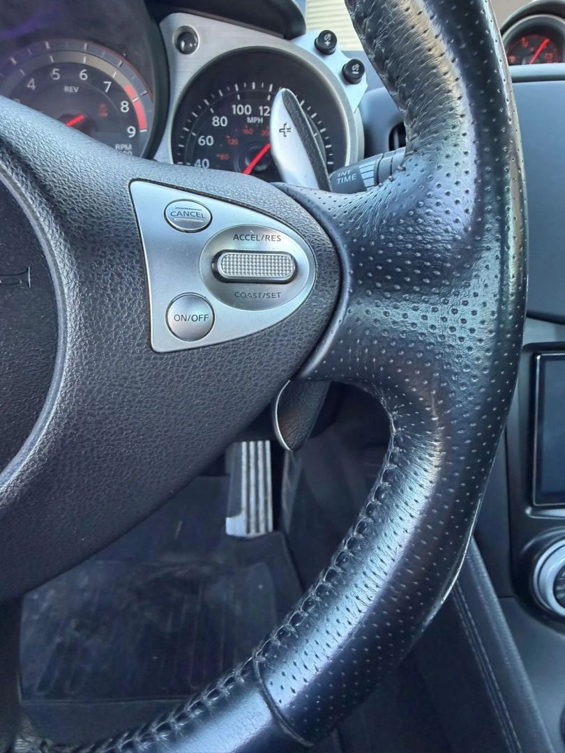 Photo 18 of this Nissan 370Z