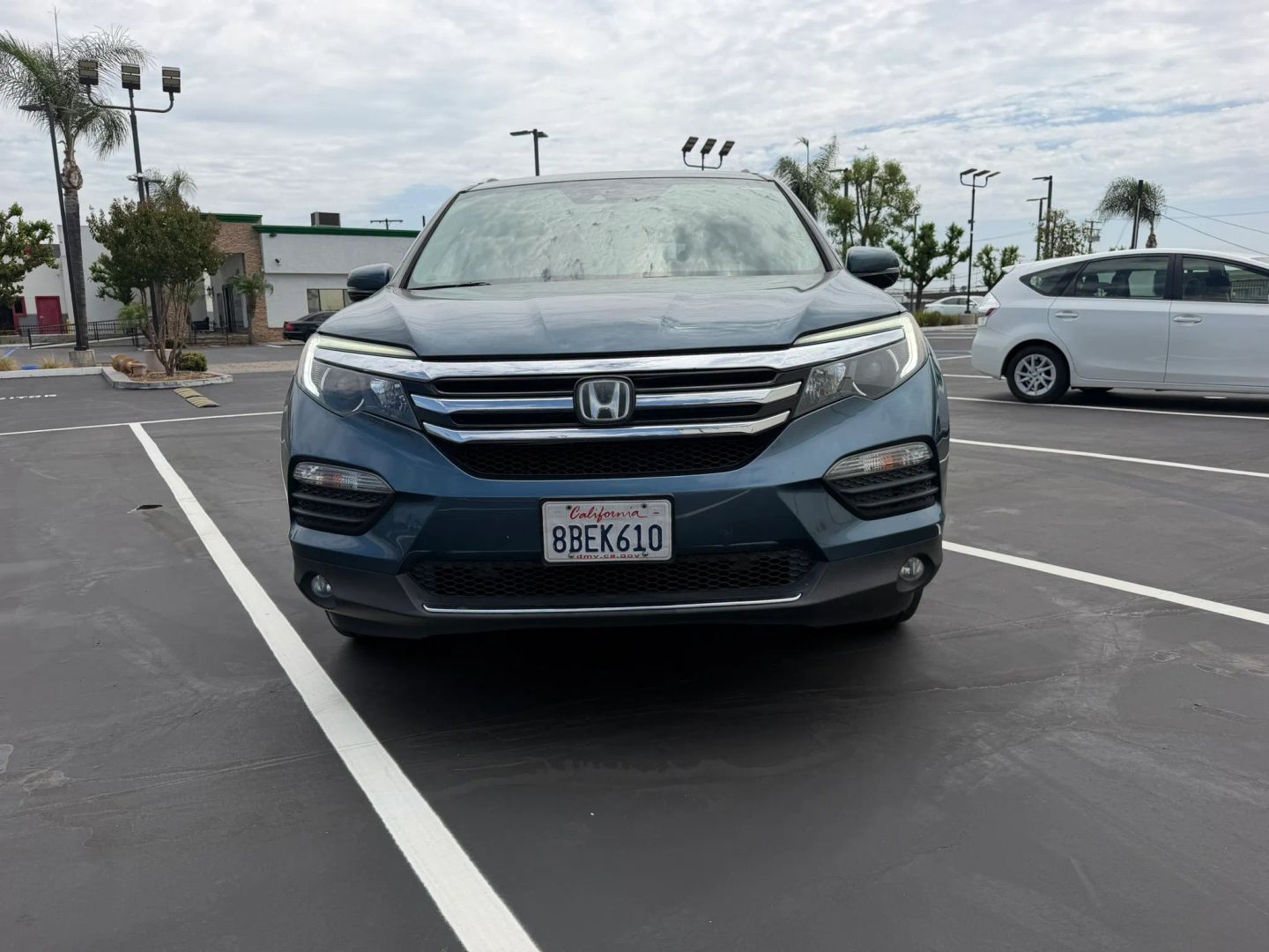 Photo 2 of this Honda Pilot