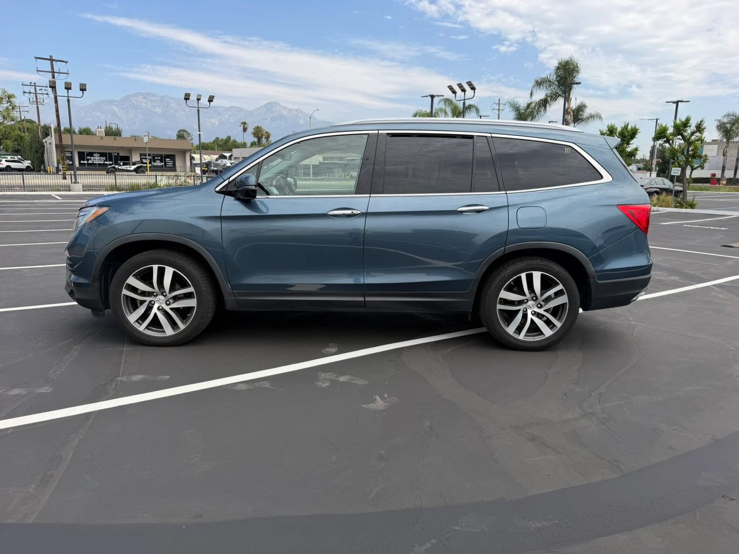 Photo 5 of this Honda Pilot