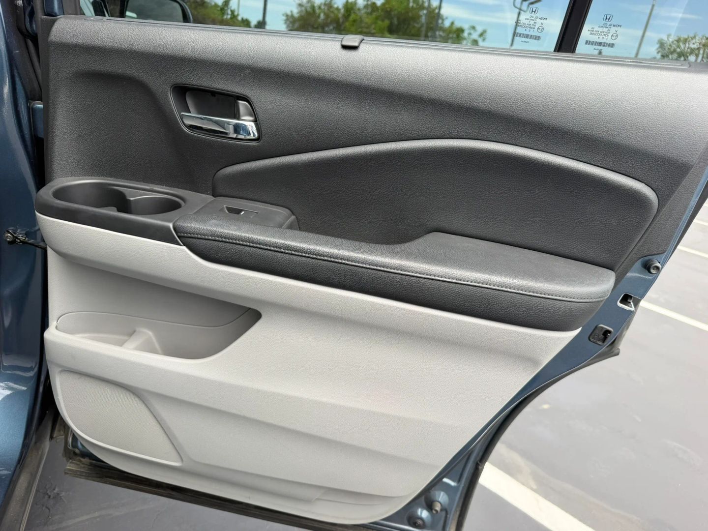 Photo 17 of this Honda Pilot