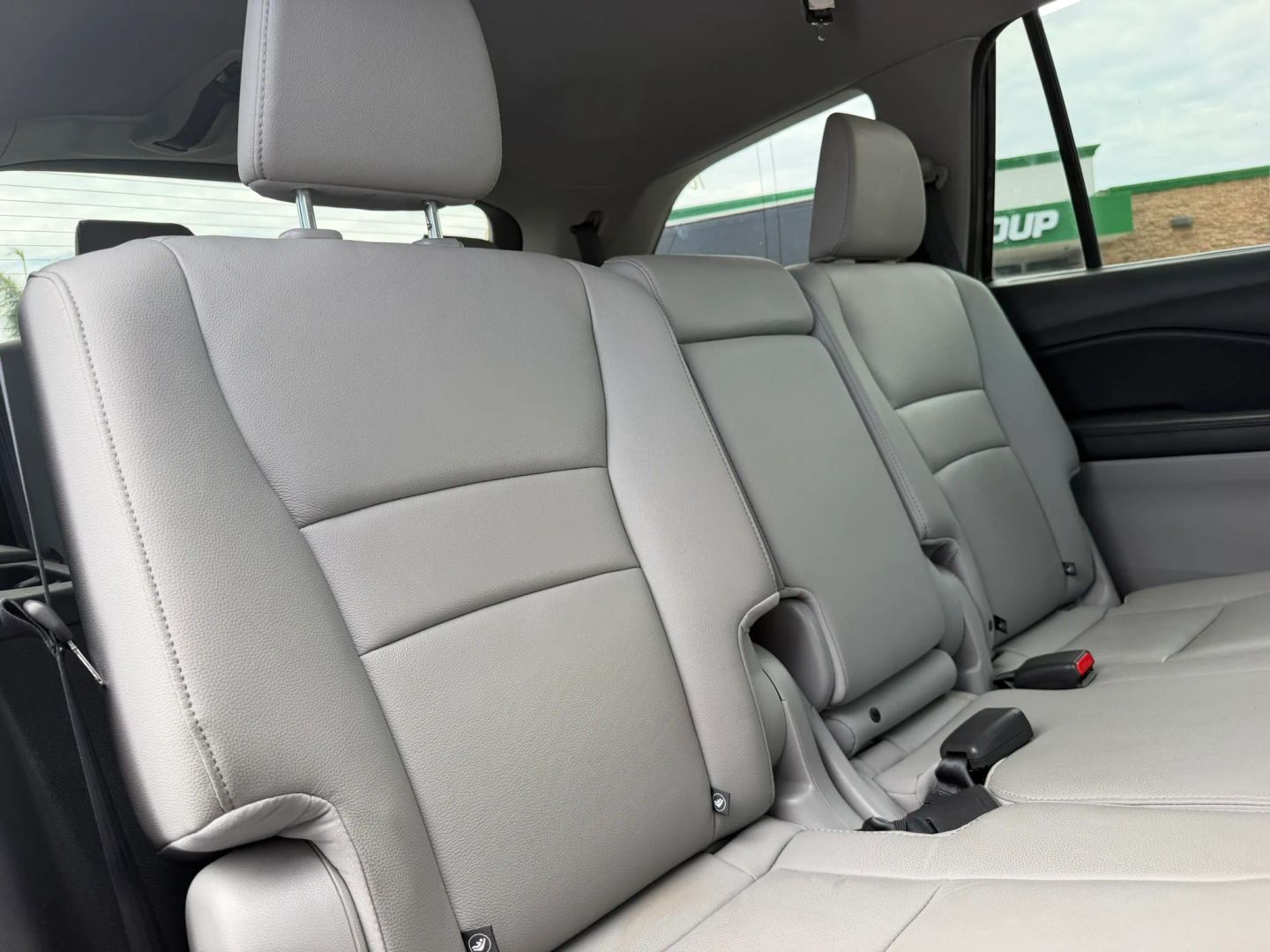 Photo 18 of this Honda Pilot