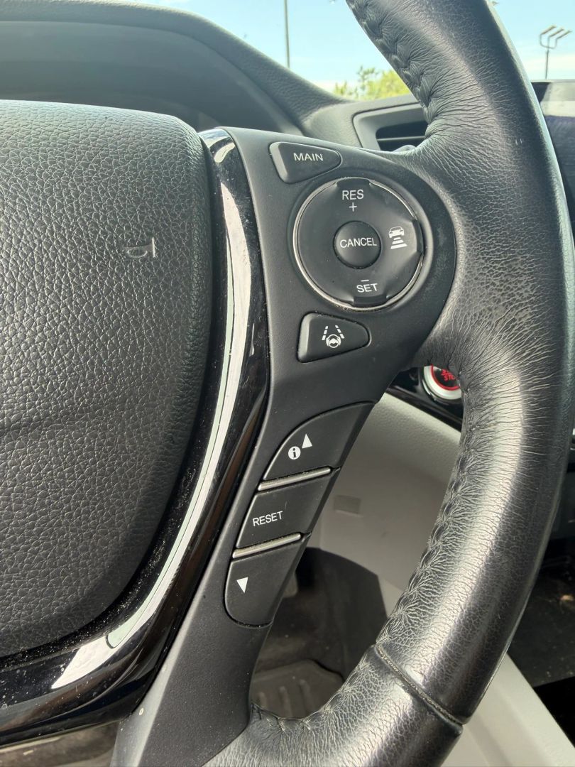 Photo 25 of this Honda Pilot