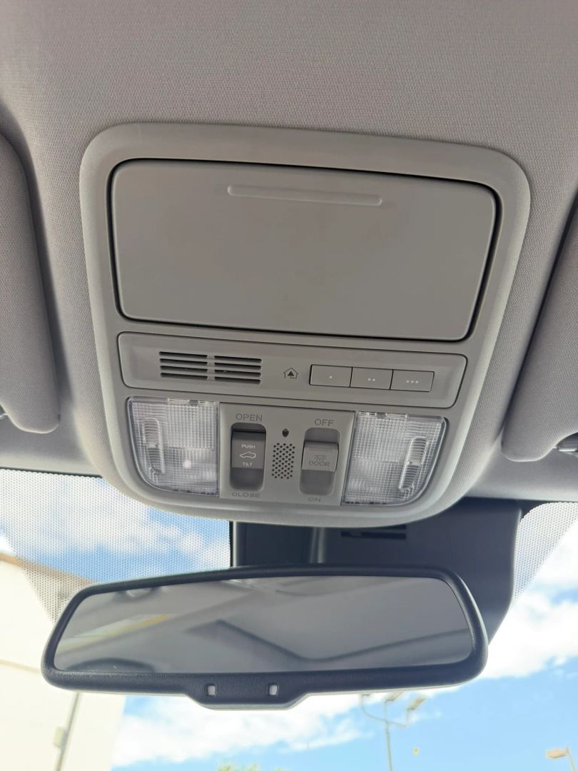 Photo 29 of this Honda Pilot
