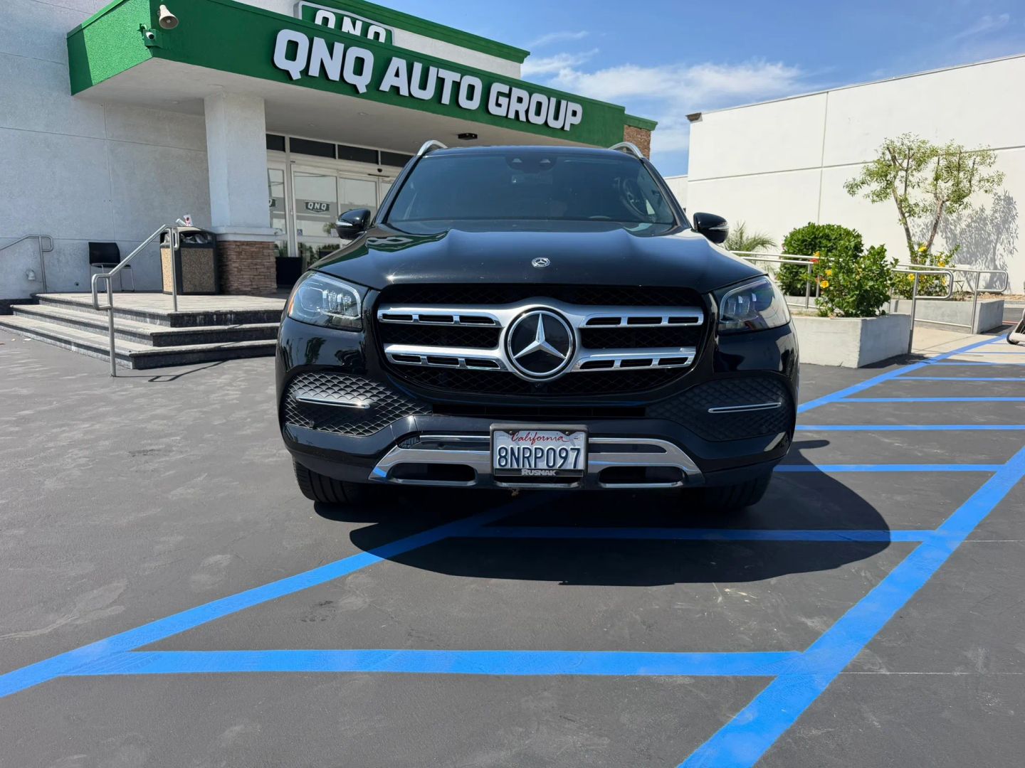Photo 2 of this Mercedes-Benz GLS 450