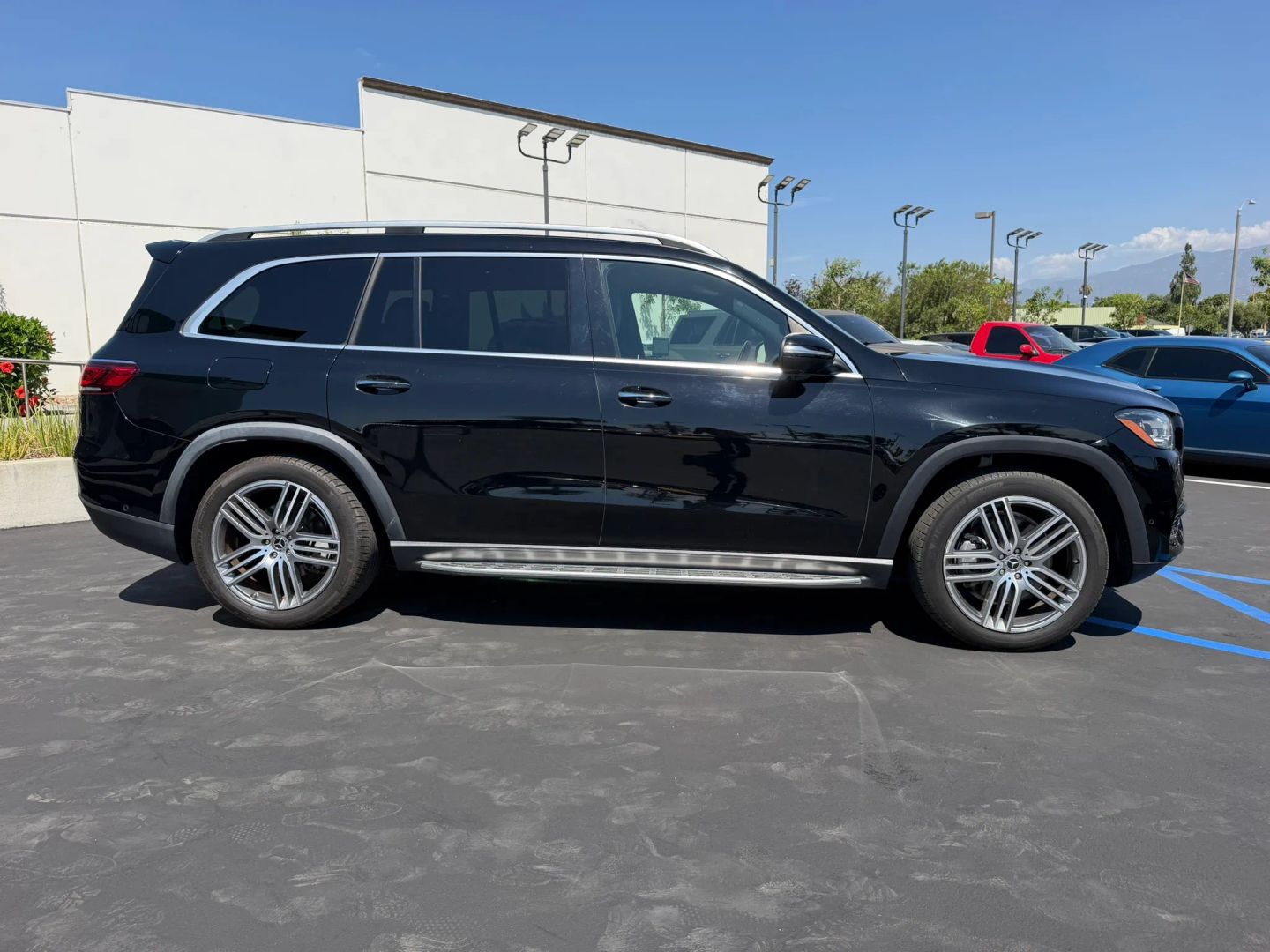 Photo 4 of this Mercedes-Benz GLS 450