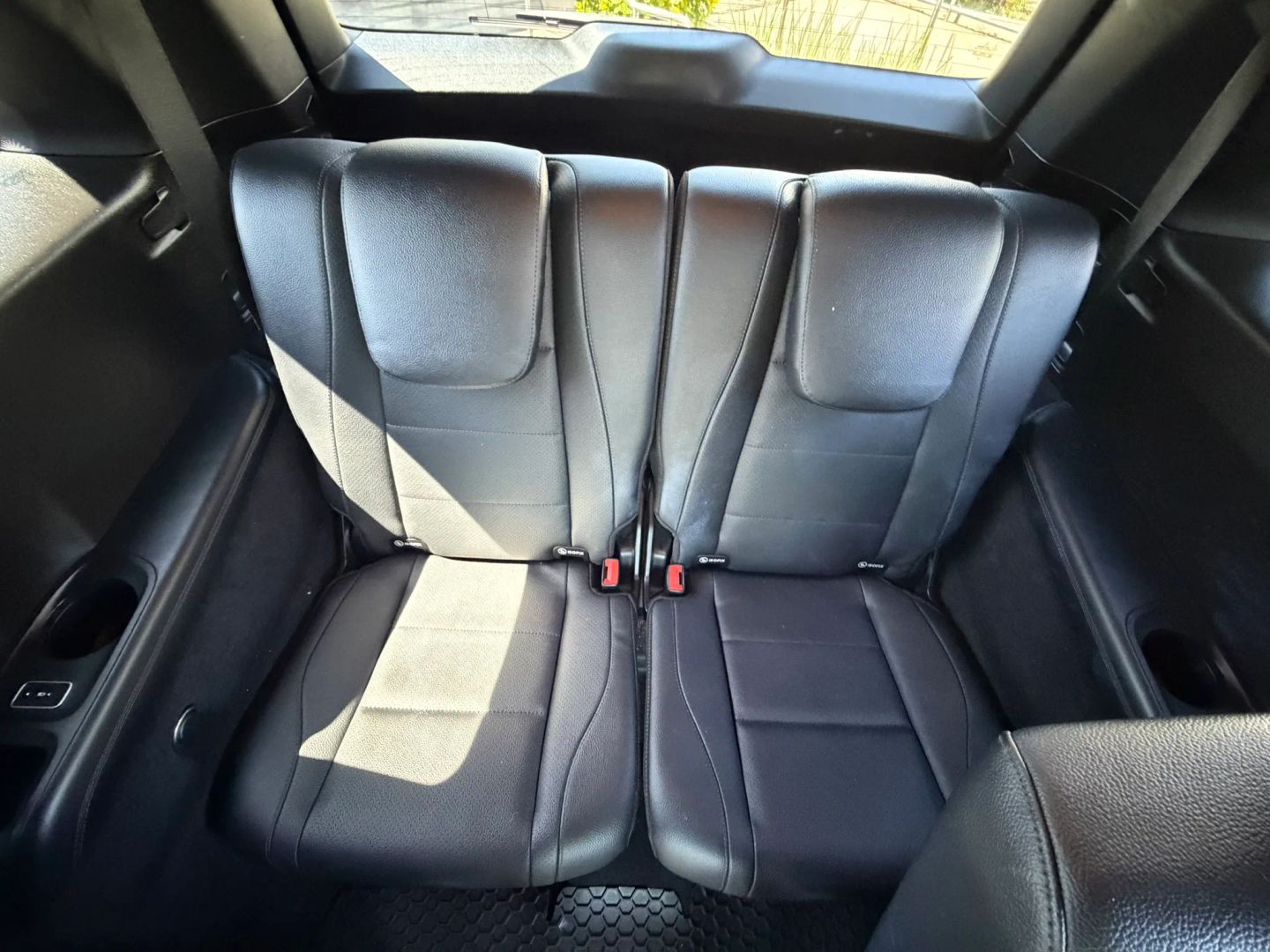 Photo 14 of this Mercedes-Benz GLS 450