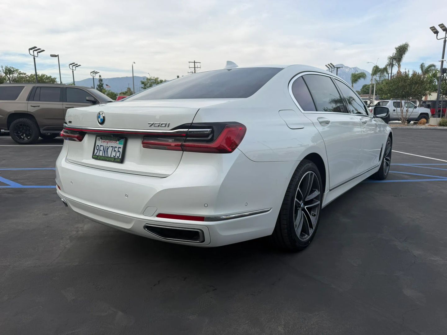 Photo 6 of this BMW 7 Series