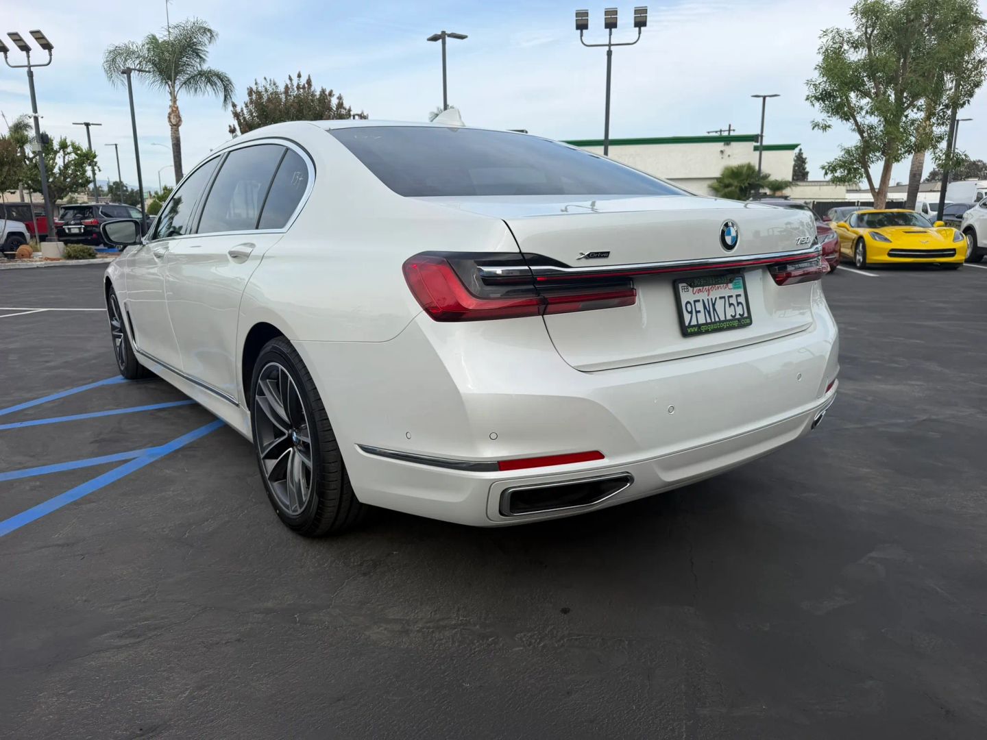 Photo 8 of this BMW 7 Series
