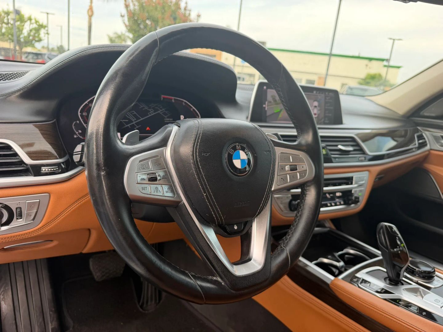 Photo 12 of this BMW 7 Series