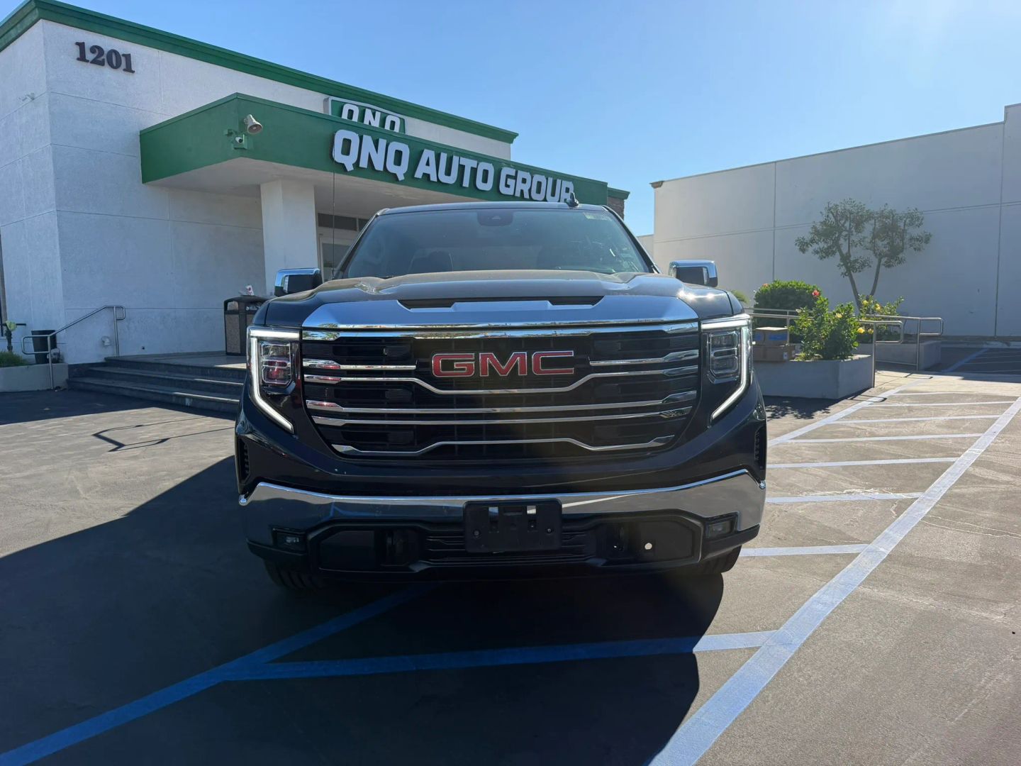 Photo 3 of this GMC Sierra 1500