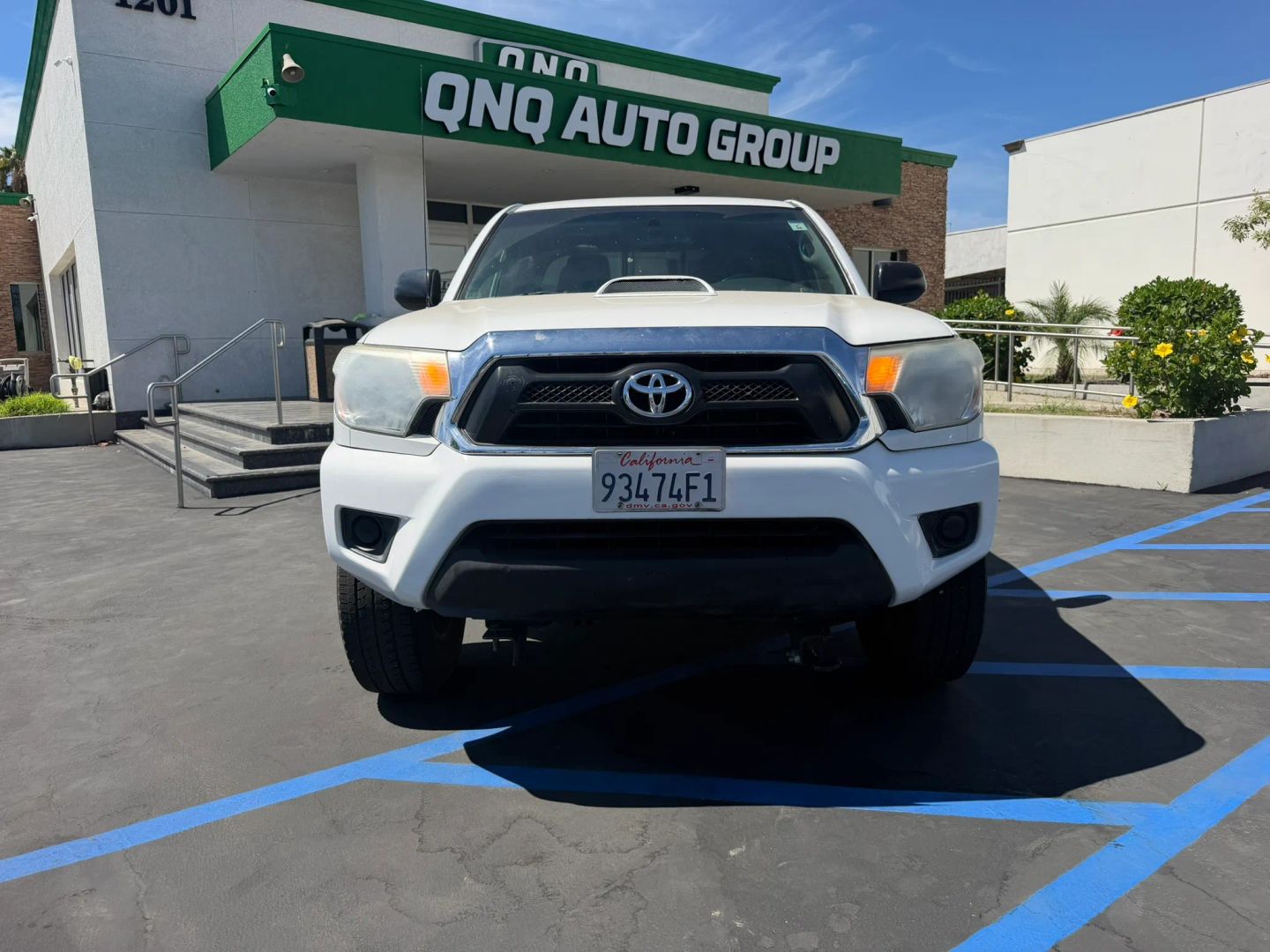 Photo 2 of this Toyota Tacoma