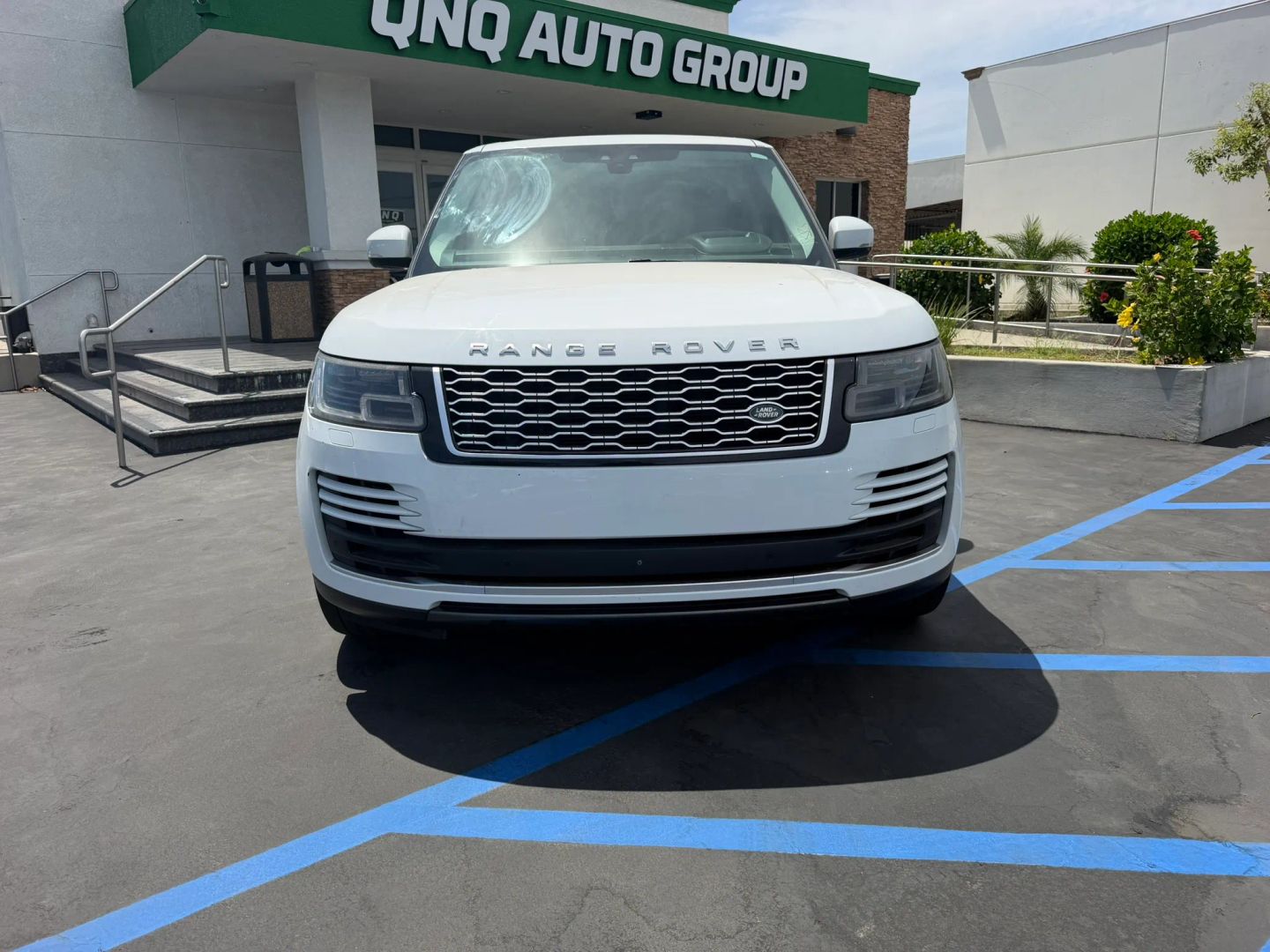 Photo 2 of this Land Rover Range Rover