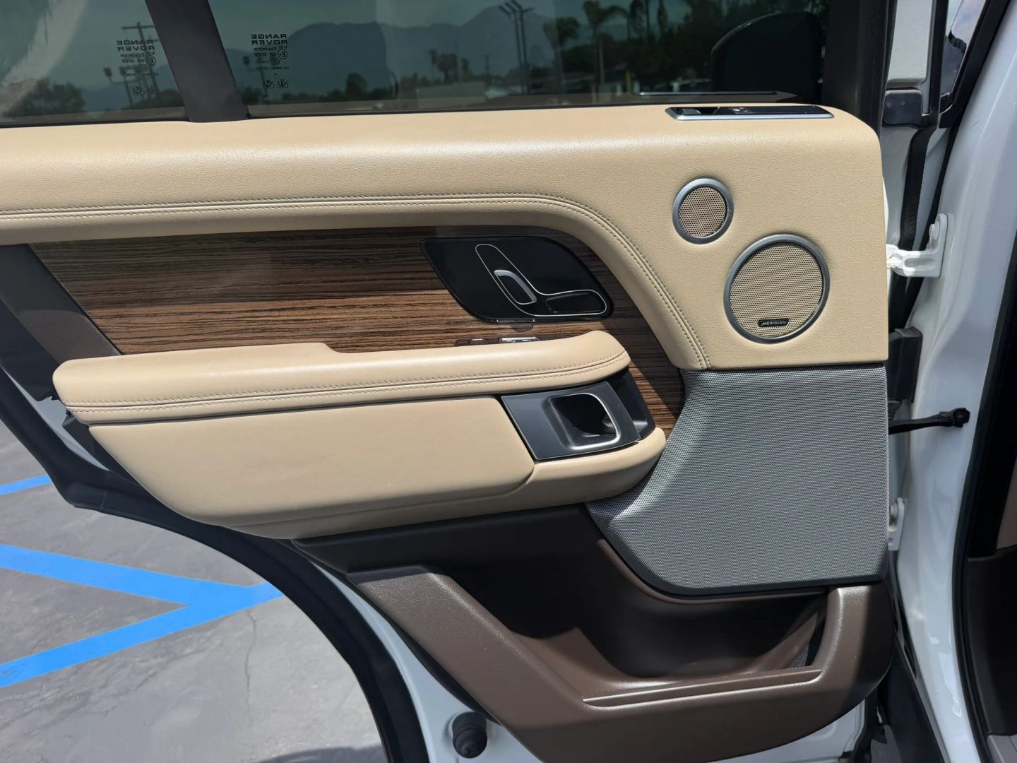 Photo 12 of this Land Rover Range Rover