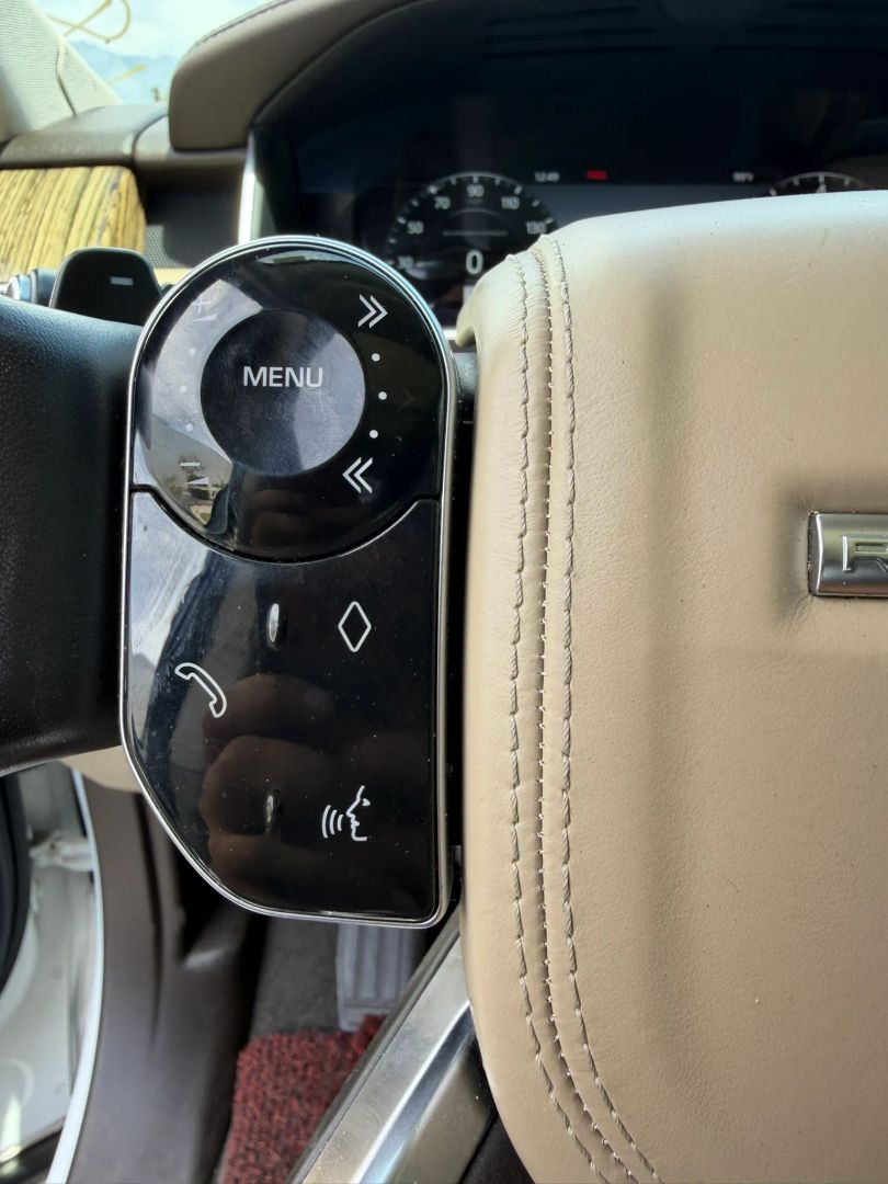 Photo 24 of this Land Rover Range Rover