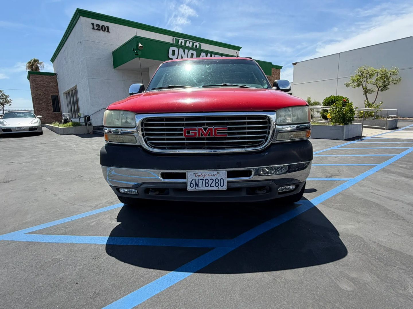 Photo 2 of this GMC Sierra 2500HD