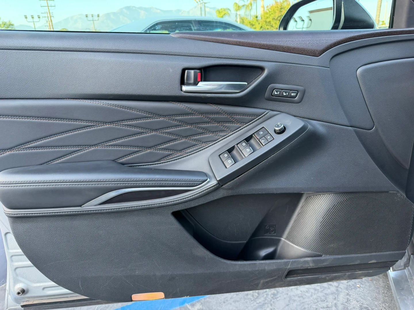 Photo 9 of this Toyota Avalon