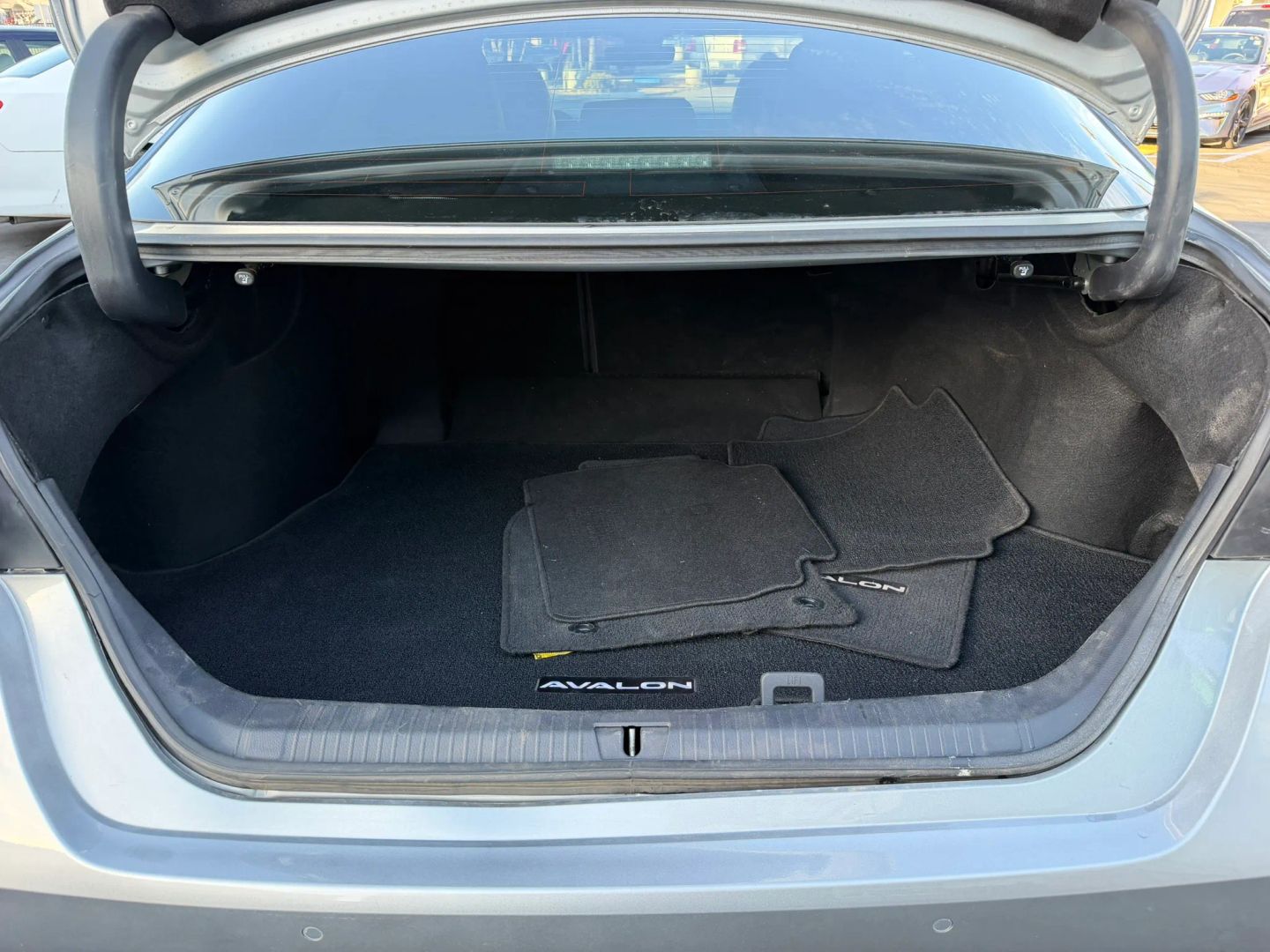 Photo 13 of this Toyota Avalon