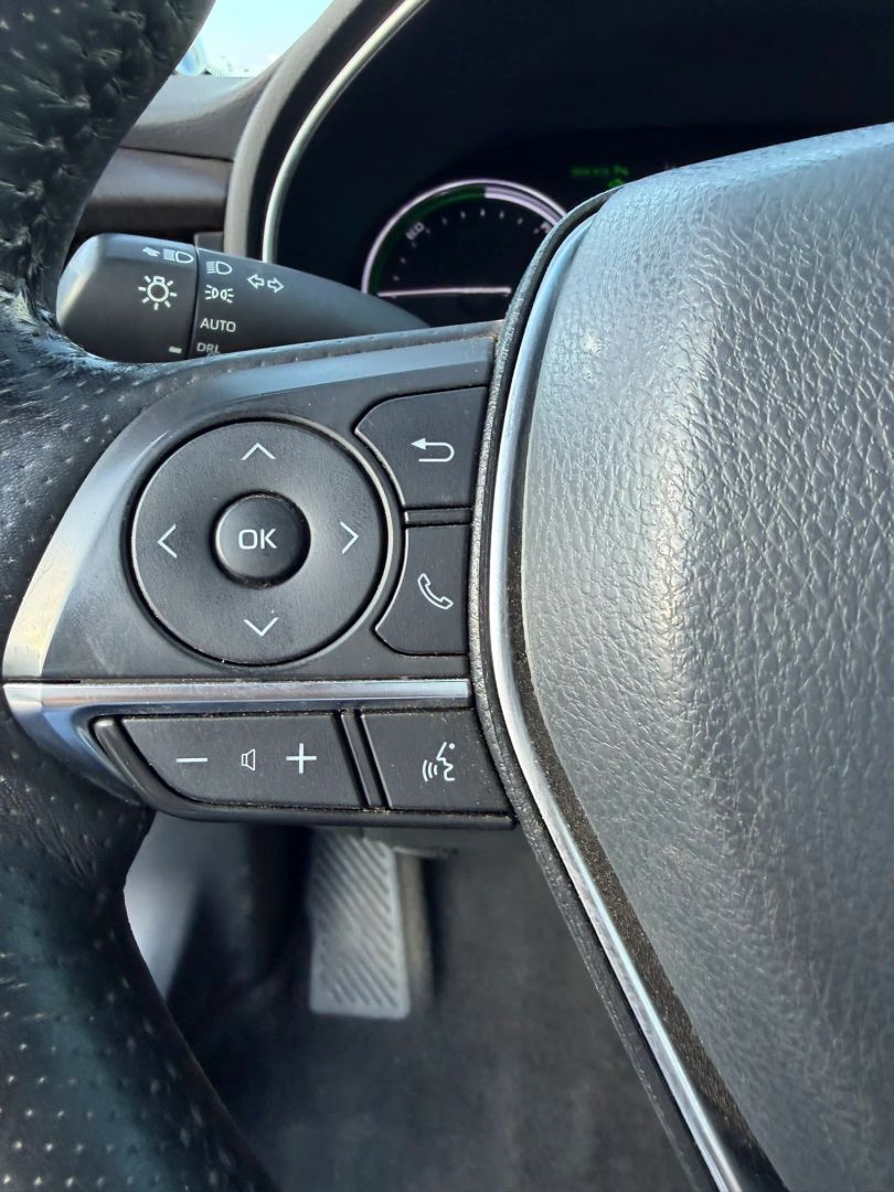 Photo 22 of this Toyota Avalon