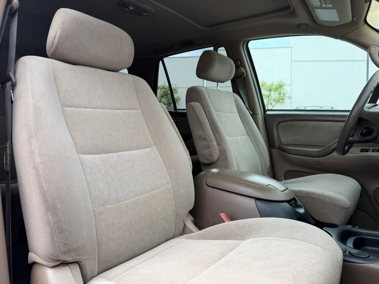 Photo 17 of this Toyota Sequoia