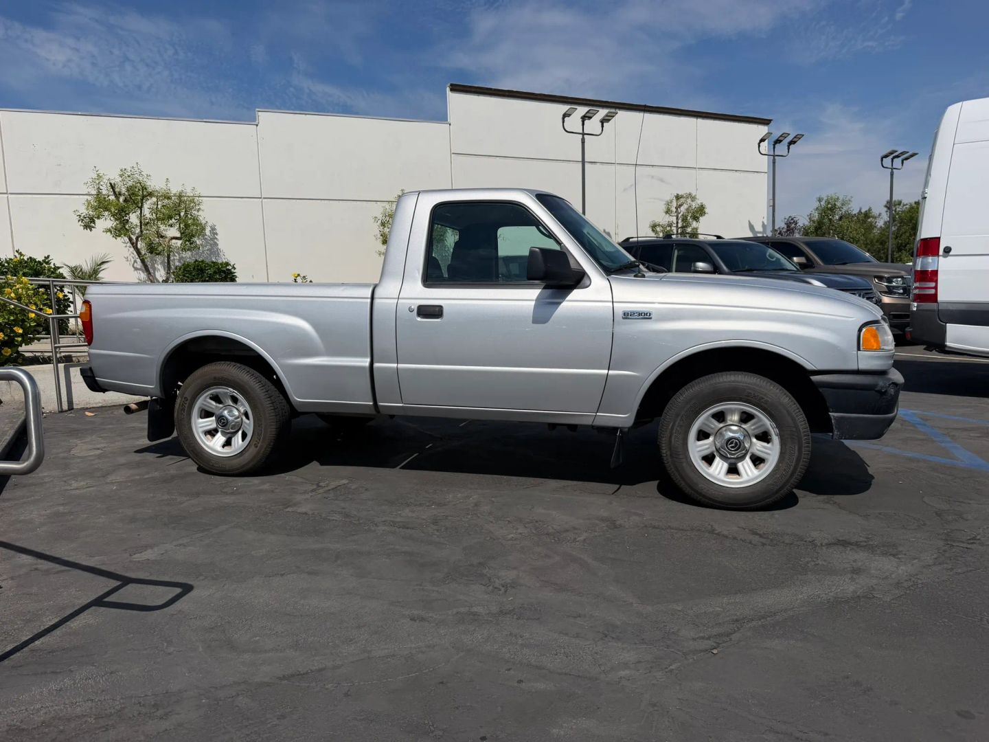 Photo 4 of this Mazda B-Series 2WD Truck