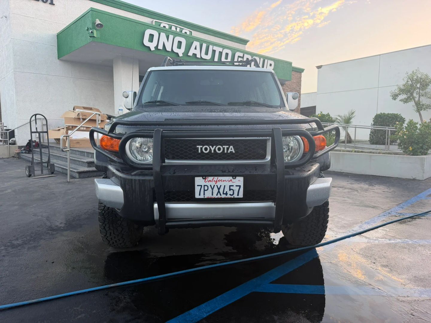 Photo 2 of this Toyota FJ Cruiser