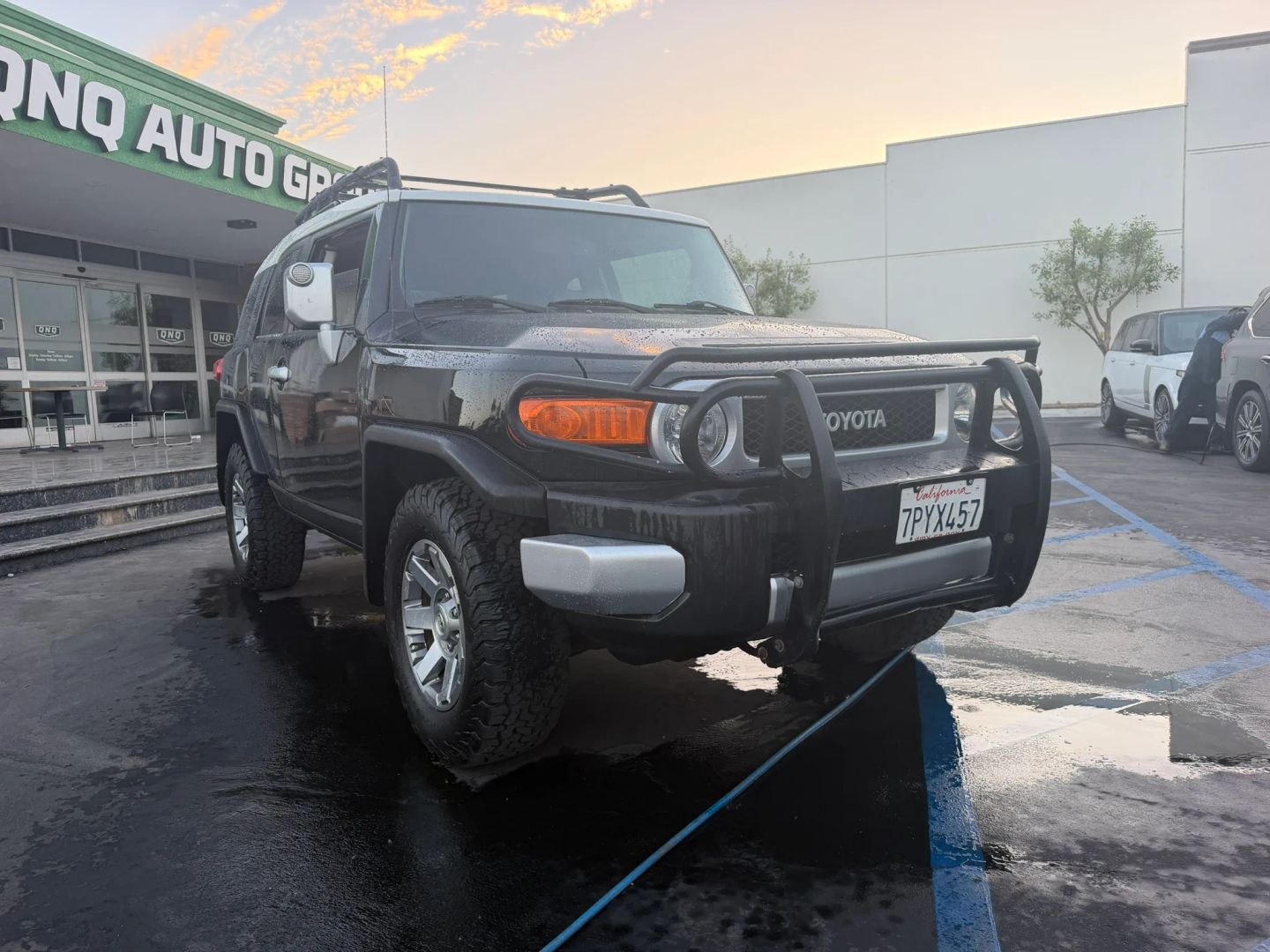 Photo 3 of this Toyota FJ Cruiser