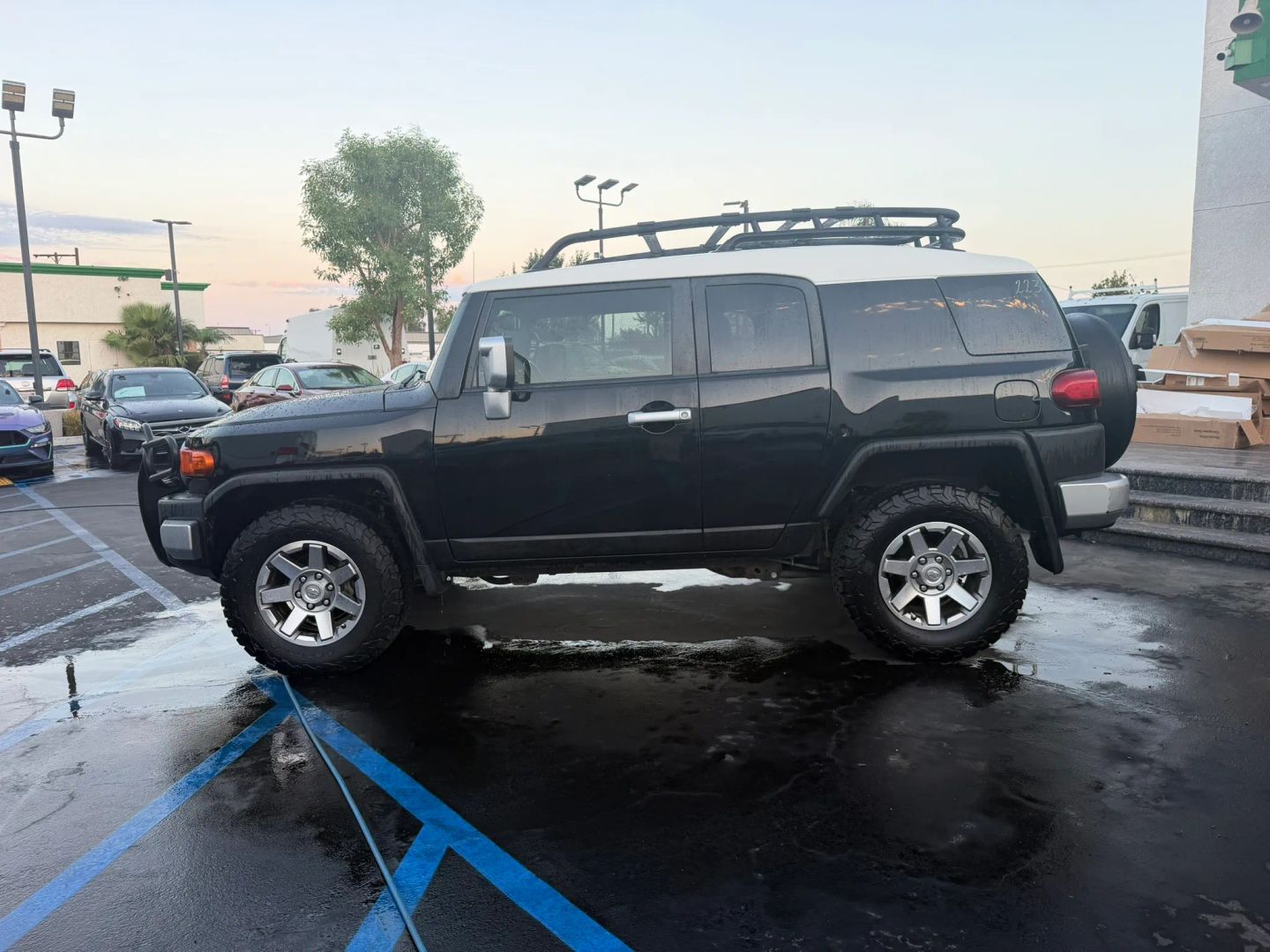 Photo 5 of this Toyota FJ Cruiser