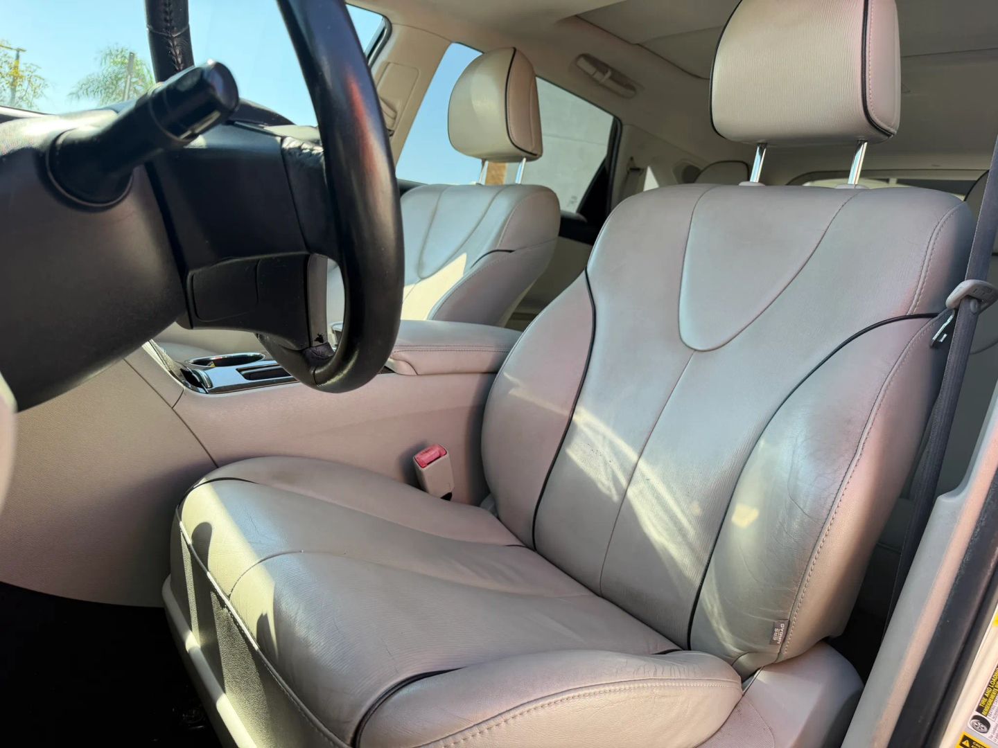 Photo 10 of this Toyota Venza