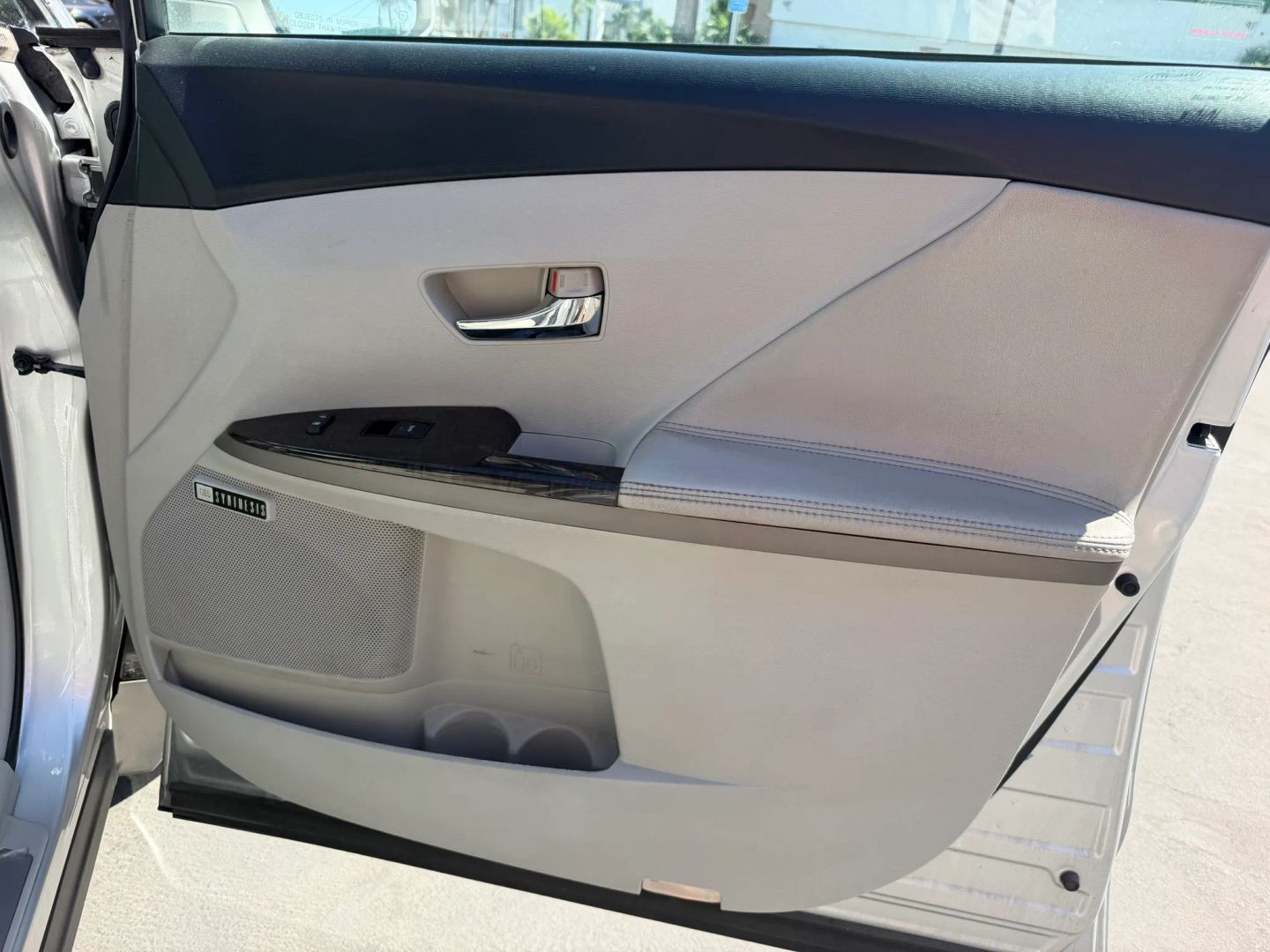 Photo 16 of this Toyota Venza
