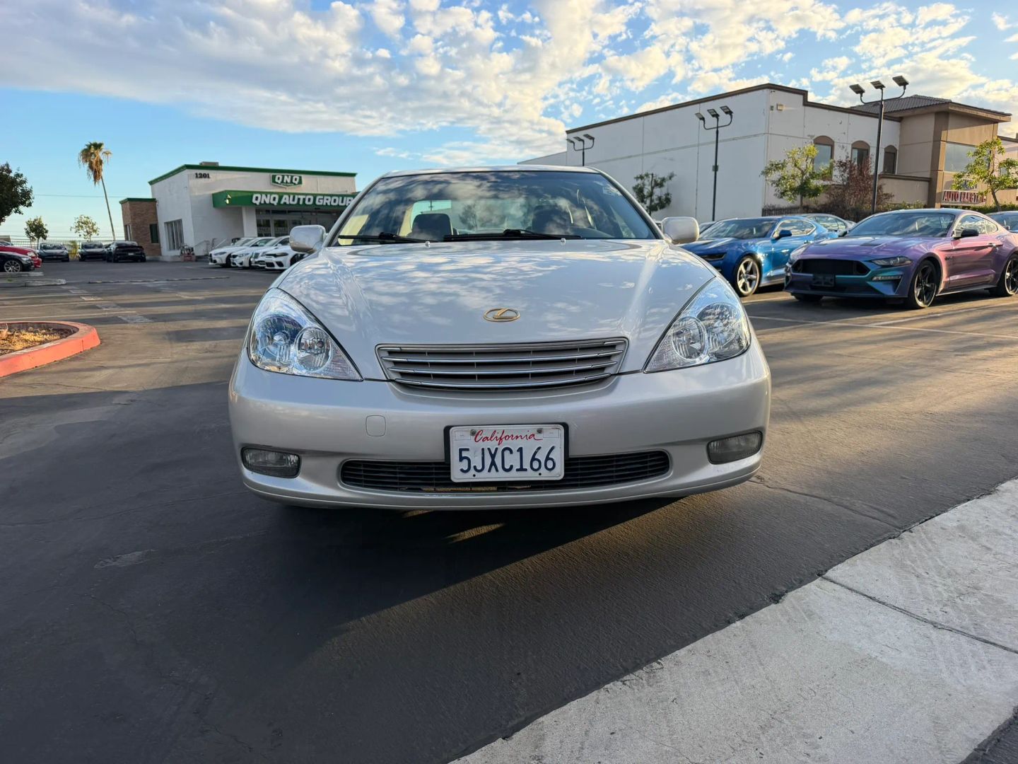Photo 2 of this Lexus ES 300