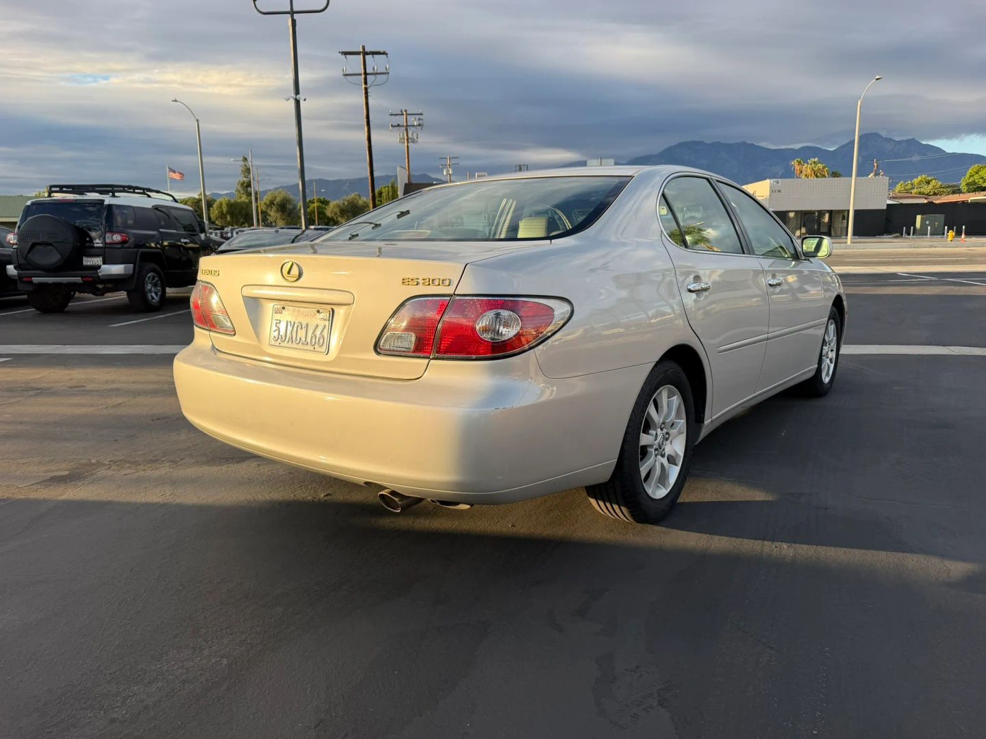Photo 6 of this Lexus ES 300