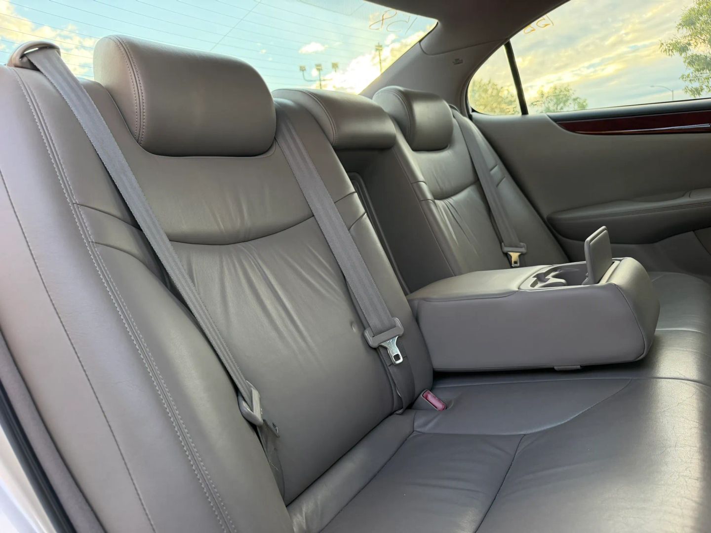 Photo 19 of this Lexus ES 300
