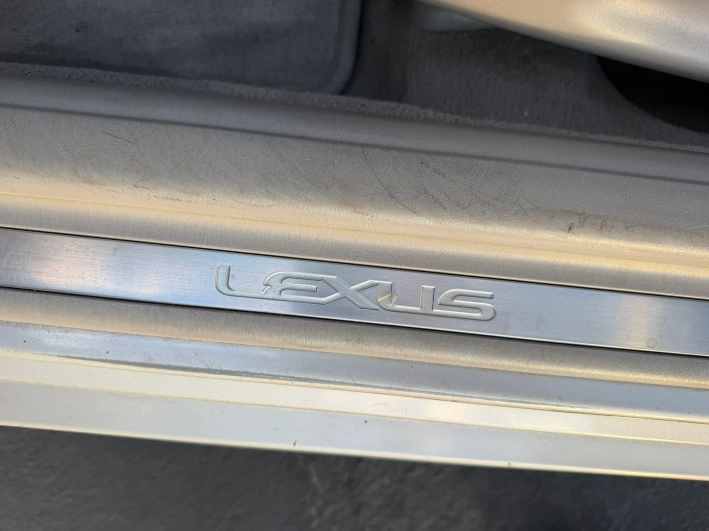 Photo 30 of this Lexus ES 300