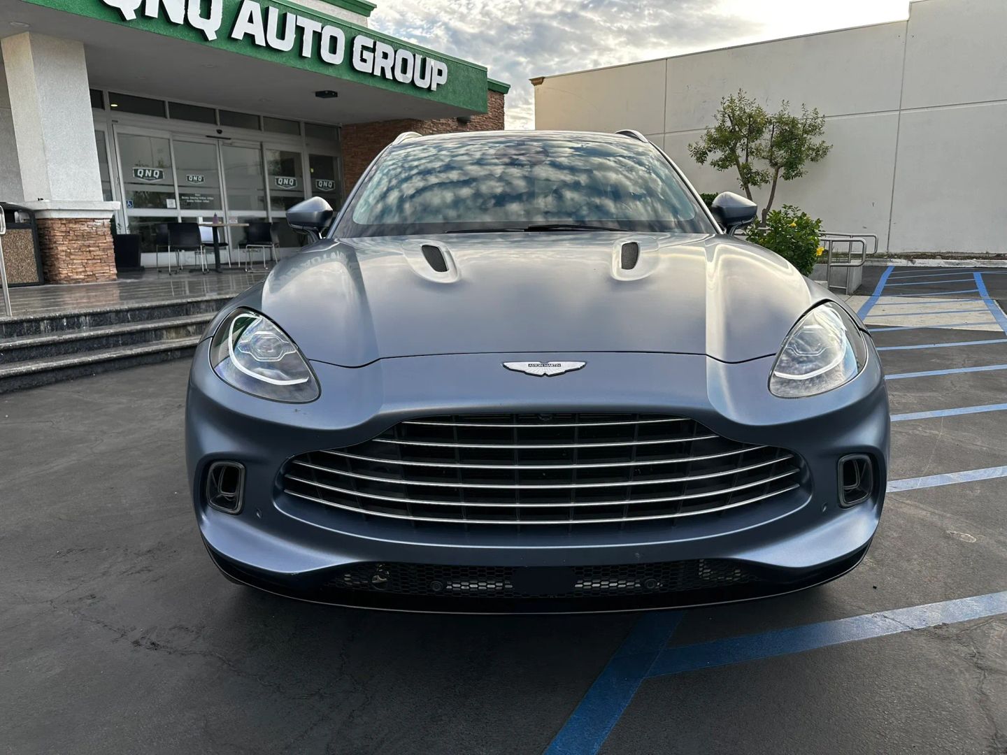 Photo 3 of this Aston Martin DBX