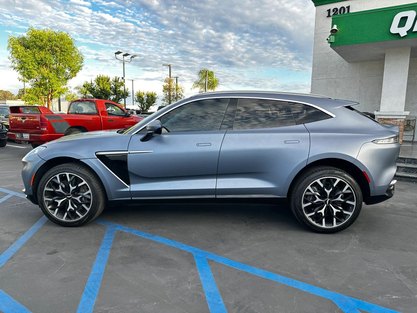 Photo 5 of this Aston Martin DBX