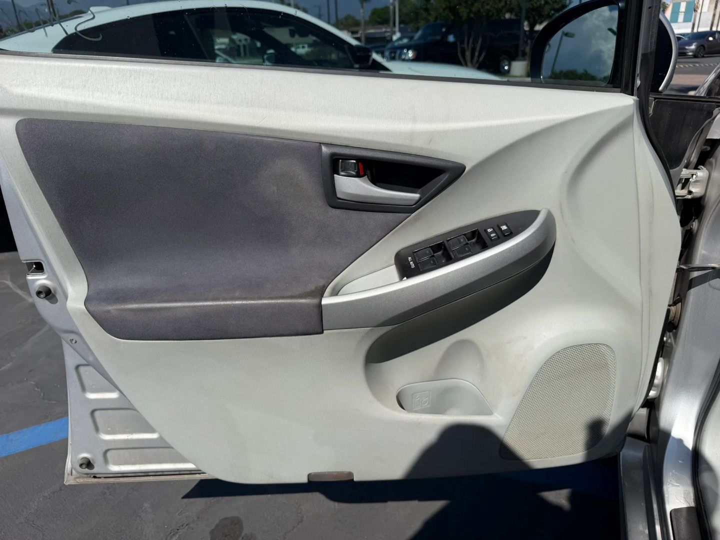 Photo 9 of this Toyota Prius