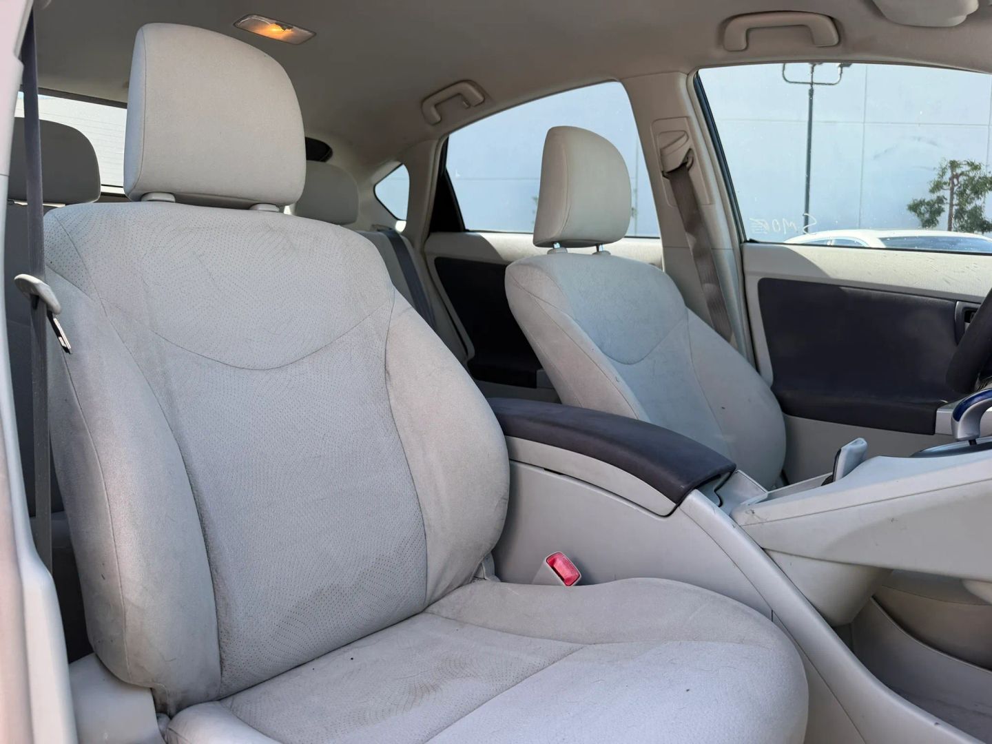 Photo 16 of this Toyota Prius