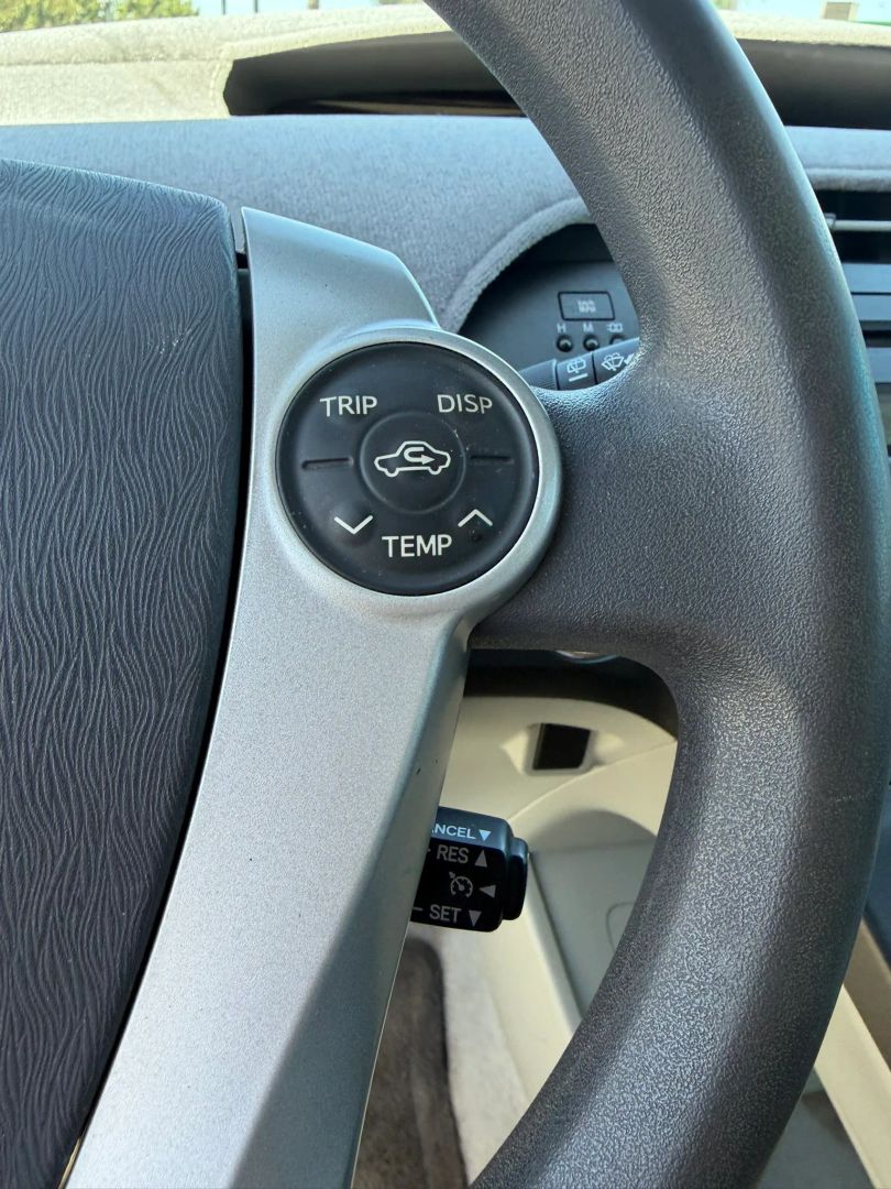 Photo 21 of this Toyota Prius