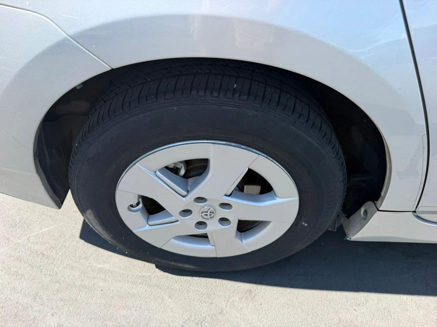 Photo 29 of this Toyota Prius