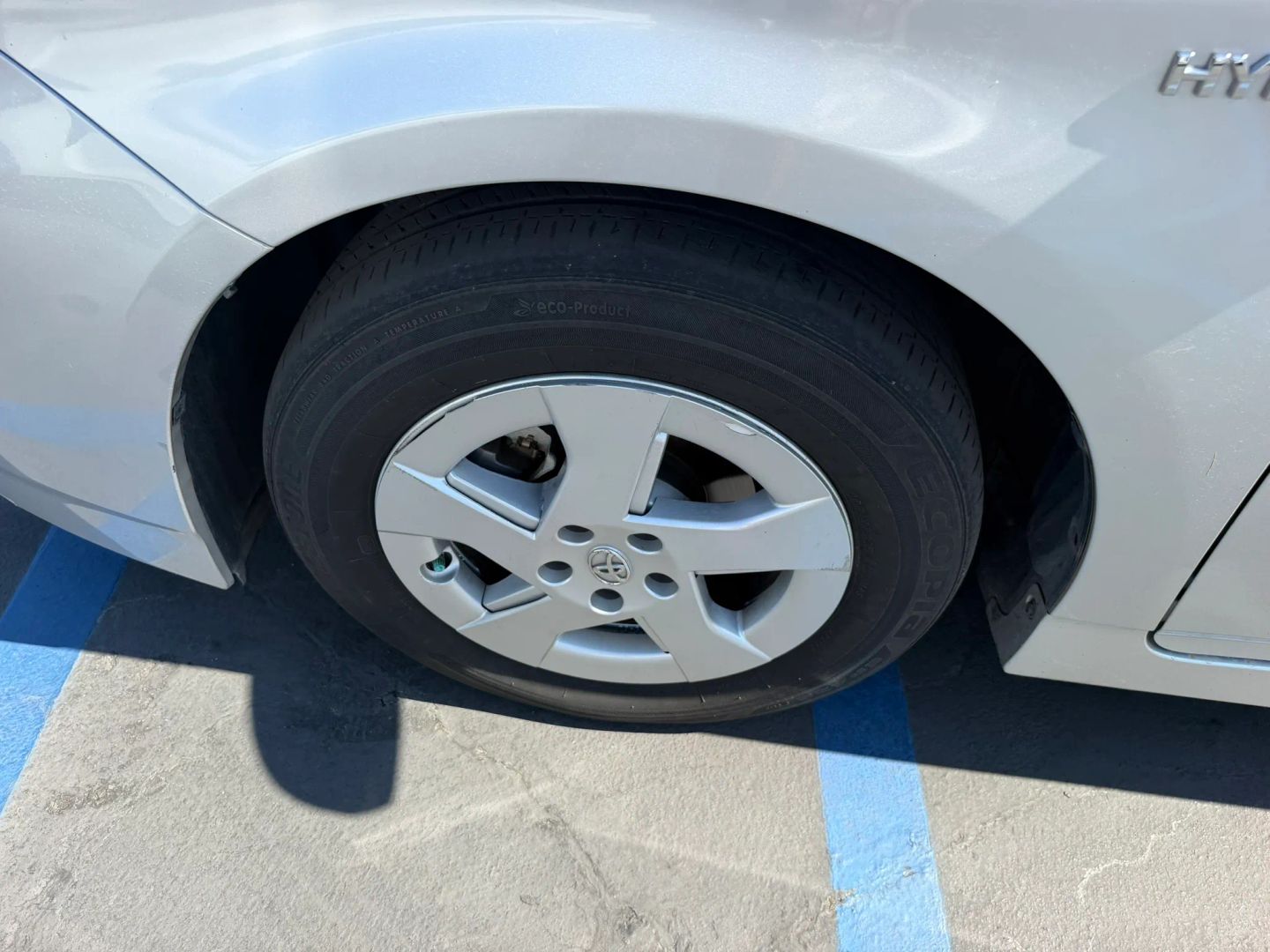 Photo 32 of this Toyota Prius